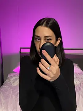 Sophiehii online show from 12.14.24