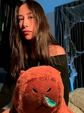 Sophiehii online show from 11.04.25