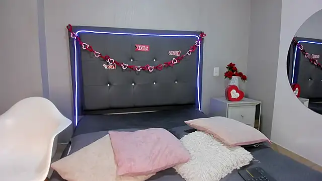 emma lye online show from 04.15.26