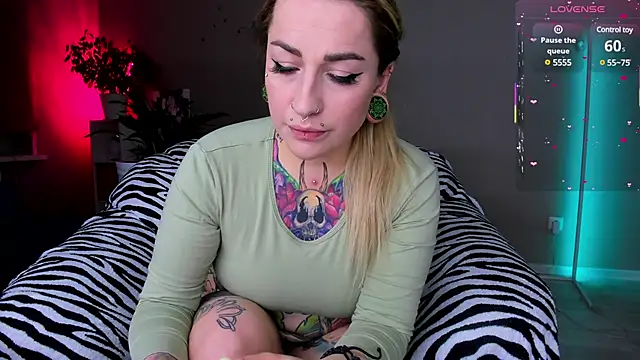 Tanya Acid online show from 02.18.25