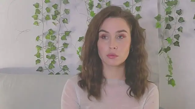 MiaNell online show from 03.10.25