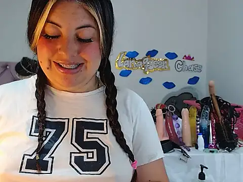 Snapshot of lanaqueen699 chatting on 02.11.25 lanaqueen699 online show from 02.11.25