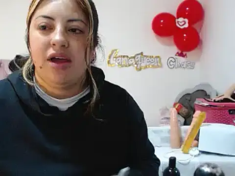 Snapshot of lanaqueen699 chatting on 02.14.25 lanaqueen699 online show from 02.14.25