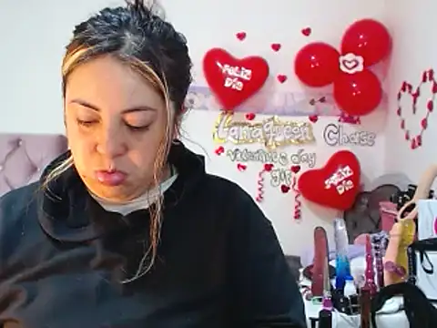 Snapshot of lanaqueen699 chatting on 02.15.25 lanaqueen699 online show from 02.15.25