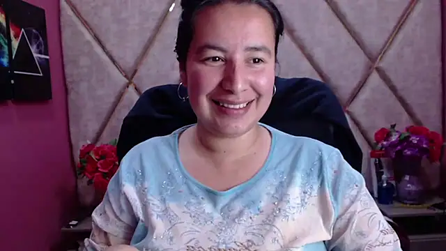 Snapshot of NaomyPrinces chatting on 12.21.24 NaomyPrinces online show from 12.21.24