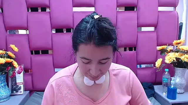 Snapshot of NaomyPrinces chatting on 12.23.24 NaomyPrinces online show from 12.23.24