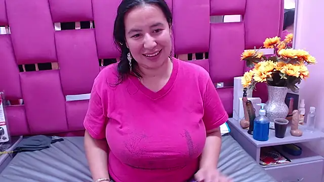 Snapshot of NaomyPrinces chatting on 12.30.24 NaomyPrinces online show from 12.30.24