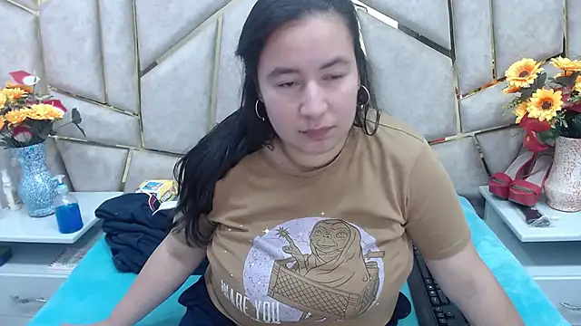 Snapshot of NaomyPrinces chatting on 02.19.25 NaomyPrinces online show from 02.19.25