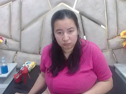 Snapshot of NaomyPrinces chatting on 02.21.25 NaomyPrinces online show from 02.21.25