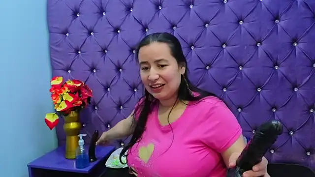 Snapshot of NaomyPrinces chatting on 10.06.25 NaomyPrinces online show from 10.06.25