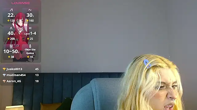 Snapshot of april_bunnyy chatting on 01.11.25 april bunnyy online show from 01.11.25