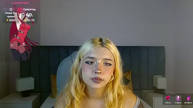 Snapshot of april_bunnyy chatting on 02.01.25 april bunnyy online show from 02.01.25