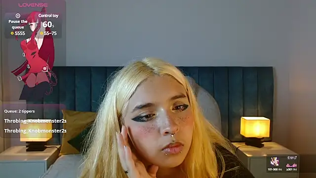 Snapshot of april_bunnyy chatting on 02.26.25 april bunnyy online show from 02.26.25