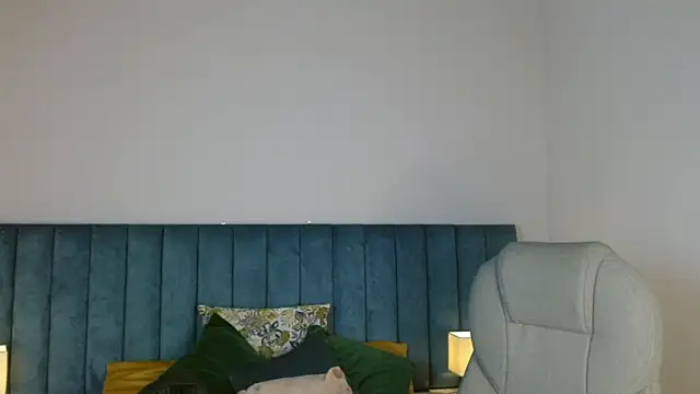 Snapshot of april_bunnyy chatting on 03.19.25 april bunnyy online show from 03.19.25