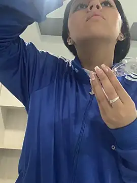 Larabrooks online show from 03.18.26