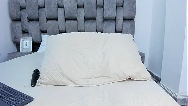 Melany Luv online show from 01.16.25