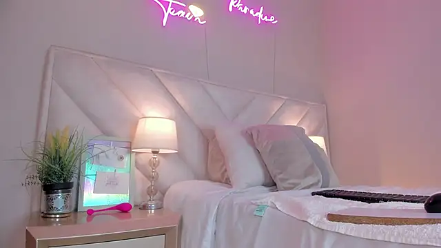 Snapshot of _angela_x chatting on 02.07.26 angela x online show from 02.07.26