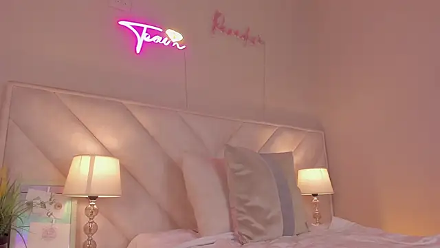 Snapshot of _angela_x chatting on 02.13.26 angela x online show from 02.13.26