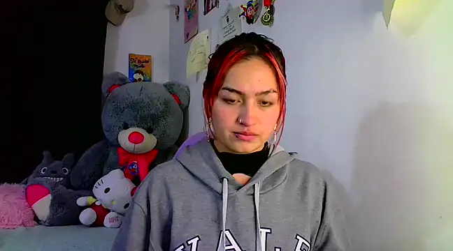 Snapshot of lucycherry__ chatting on 03.07.25 lucycherry   online show from 03.07.25