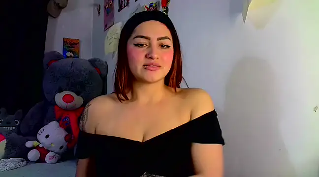 Snapshot of lucycherry__ chatting on 03.10.25 lucycherry   online show from 03.10.25