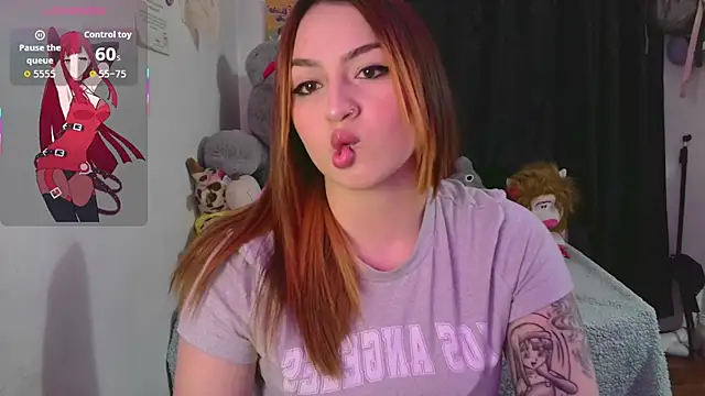 Snapshot of lucycherry__ chatting on 09.11.25 lucycherry   online show from 09.11.25