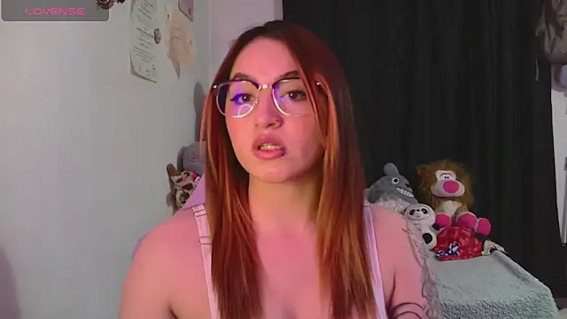 Snapshot of lucycherry__ chatting on 09.16.25 lucycherry   online show from 09.16.25