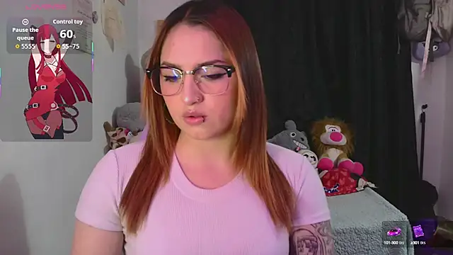 Snapshot of lucycherry__ chatting on 09.19.25 lucycherry   online show from 09.19.25