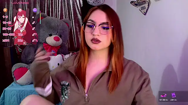 Snapshot of lucycherry__ chatting on 10.27.25 lucycherry   online show from 10.27.25