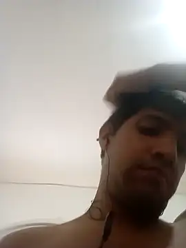 Snapshot of LiosArmando420 chatting on 11.15.25 LiosArmando420 online show from 11.15.25