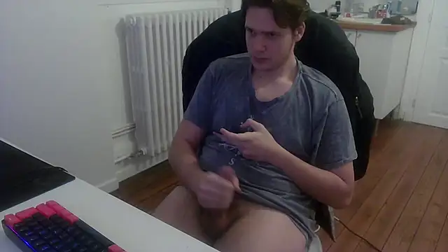 Snapshot of branlettemaster76 chatting on 12.12.24 branlettemaster76 online show from 12.12.24