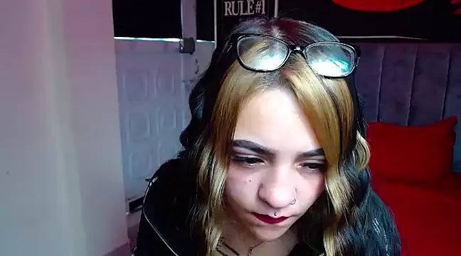 Violettasquirt online show from 01.22.25