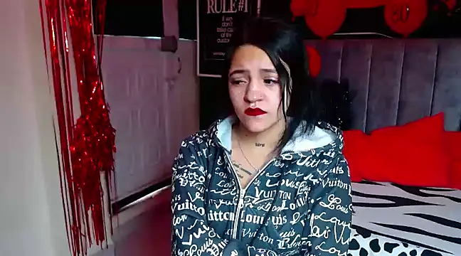 Violettasquirt online show from 03.13.25