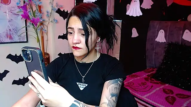 Violettasquirt online show from 10.27.25