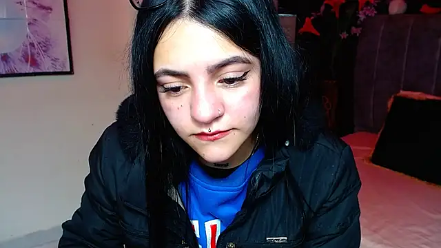 Violettasquirt online show from 11.28.25