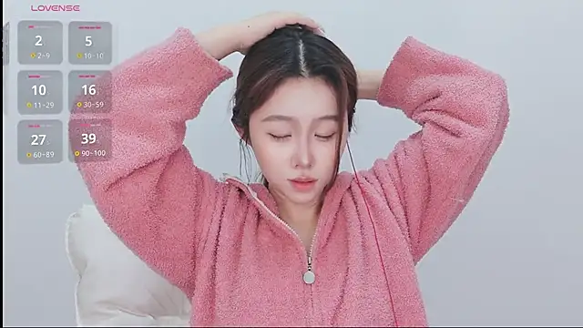 Hazel-11 online show from 02.28.25