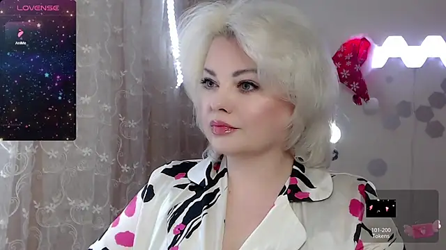 Snapshot of JewellKiss7 chatting on 01.04.25 JewellKiss7 online show from 01.04.25