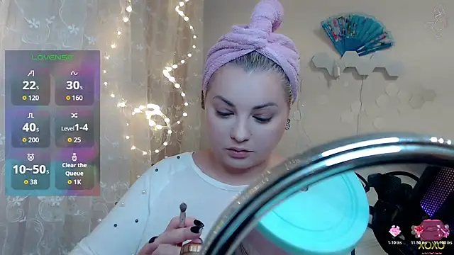 Snapshot of JewellKiss7 chatting on 11.14.25 JewellKiss7 online show from 11.14.25