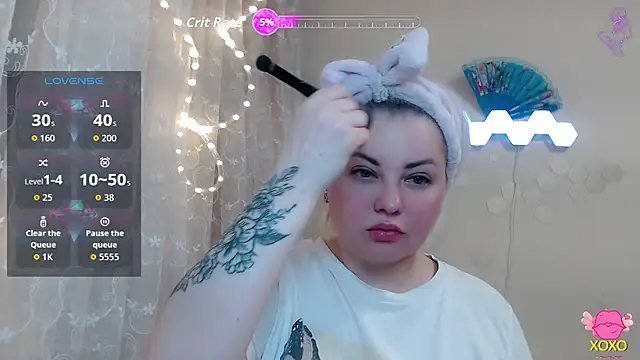 Snapshot of JewellKiss7 chatting on 11.24.25 JewellKiss7 online show from 11.24.25