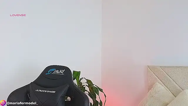 Snapshot of Mariafer05 chatting on 01.01.25 Mariafer05 online show from 01.01.25