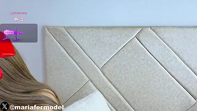 Snapshot of Mariafer05 chatting on 02.14.25 Mariafer05 online show from 02.14.25