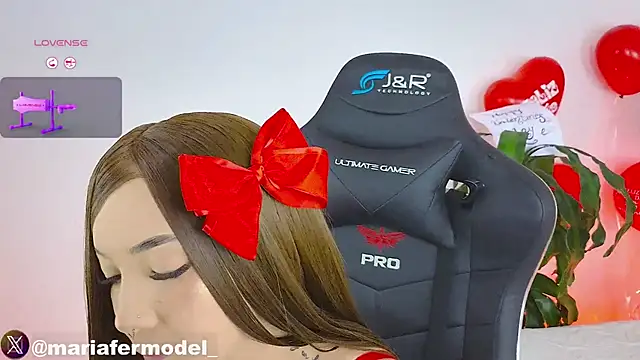 Snapshot of Mariafer05 chatting on 02.15.25 Mariafer05 online show from 02.15.25