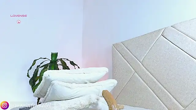 Snapshot of Mariafer05 chatting on 03.04.25 Mariafer05 online show from 03.04.25