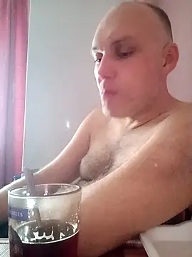 Pineapple04 online show from 10.27.25