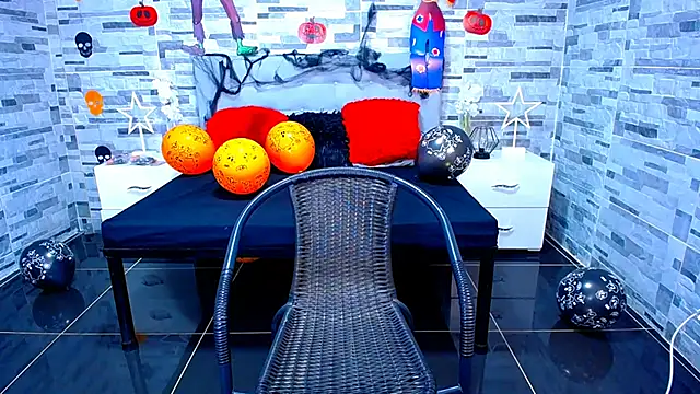 Snapshot of ADAM_HOT chatting on 10.13.25 ADAM HOT online show from 10.13.25