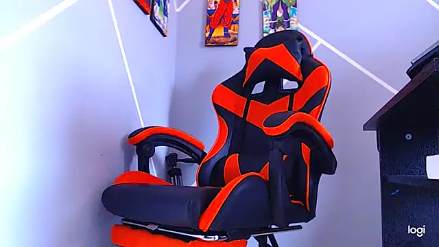 Snapshot of ADAM_HOT chatting on 10.27.25 ADAM HOT online show from 10.27.25