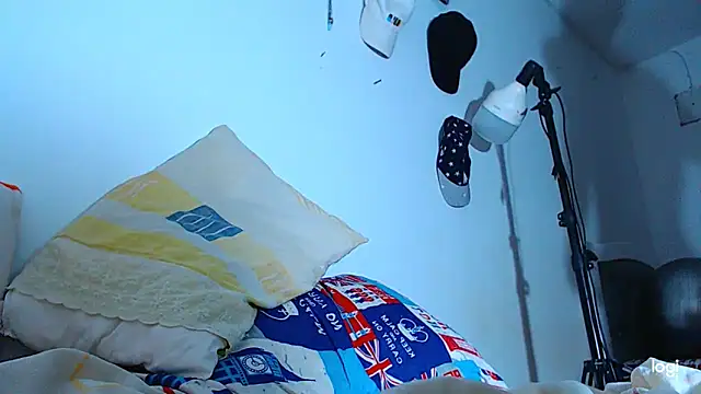 Snapshot of ADAM_HOT chatting on 11.06.25 ADAM HOT online show from 11.06.25