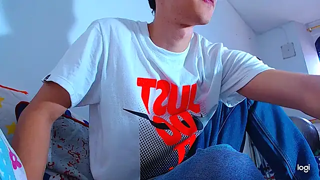 Snapshot of ADAM_HOT chatting on 11.15.25 ADAM HOT online show from 11.15.25