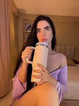 Mavi Coless online show from 11.06.25