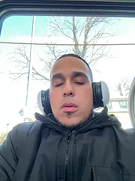 Snapshot of Maybe2Morrow chatting on 03.03.25 Maybe2Morrow online show from 03.03.25