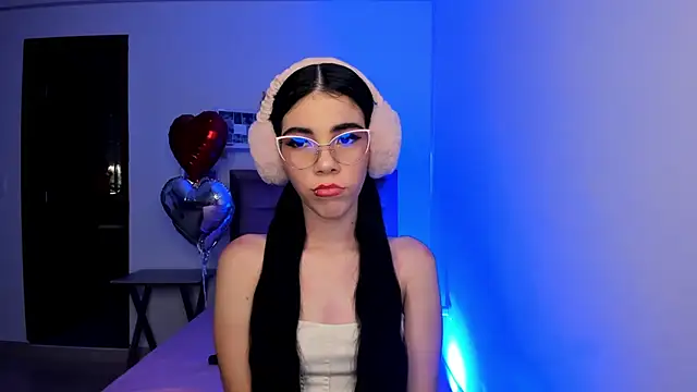 Snapshot of sofi_cute01 chatting on 02.15.25 sofi cute01 online show from 02.15.25